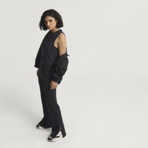 Adidas W All Szn SL FP JM3757 comfortabele en zachte dames sweatpant met elastische taille en zakken