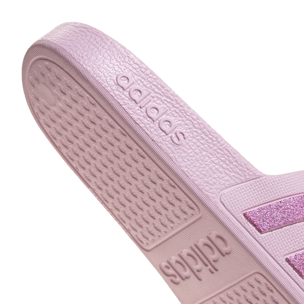 Adidas Adilette Aqua KJ7350 roze badslippers met glimmend roze drie strepen en zacht EVA voetbed