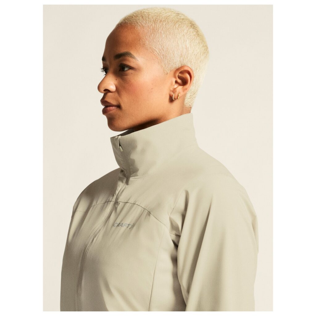 Craft Adv Essence Warm Jkt 2 W dames hardloopjack winddicht en gewatteerd voor koud weer