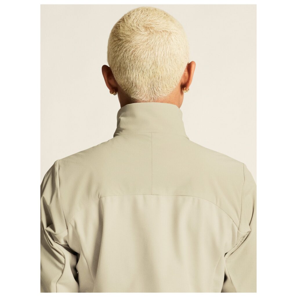 Craft Adv Essence Warm Jkt 2 W dames hardloopjack winddicht en gewatteerd voor koud weer