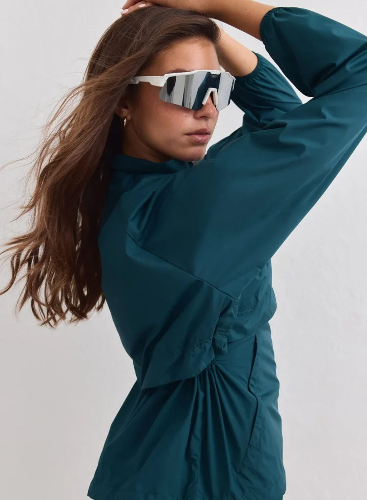Aim'n Lagoon Running Jacket lichtgewicht en windafstotend blauw dames hardloopjack