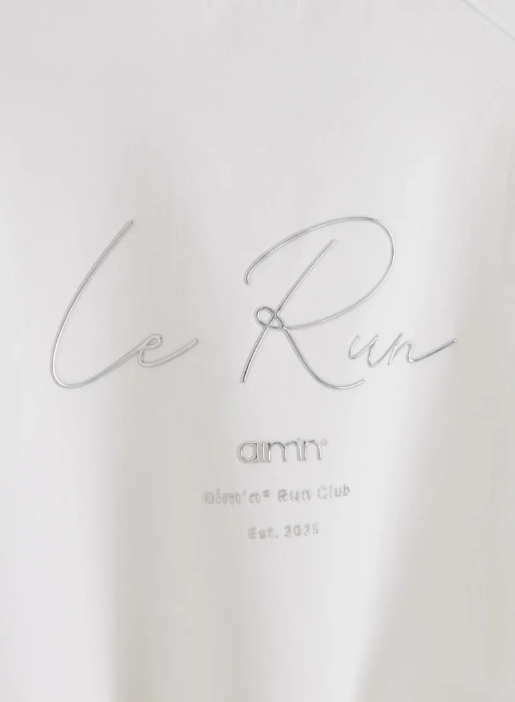 Aim'n White Le Run Running Sweatshirt ademende en warme witte dames hardlooptrui