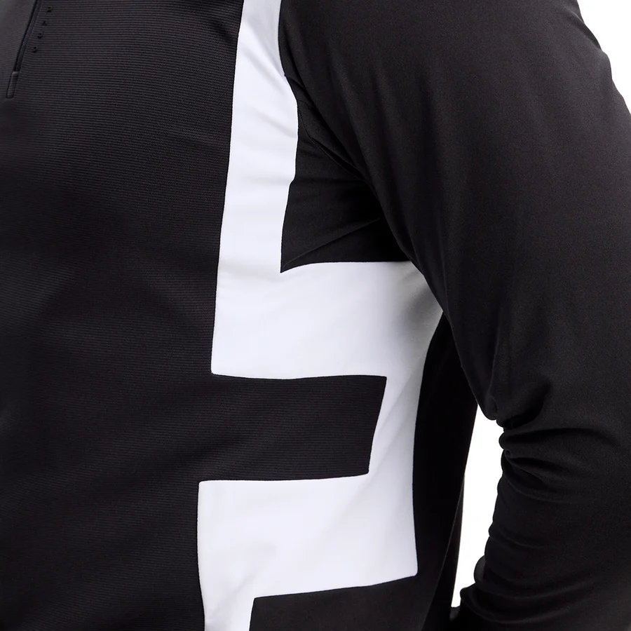 J.Lindeberg Finn Quarter Zip Mid Layer GMJS16157-9999 JL Black zwarte technische golftrui met korte rits en logo