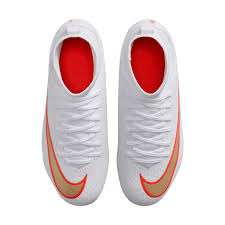 Nike JR Superfly 11 Club FG/MG IO1552-100 lichte kindervoetbalschoen met Dynamic Fit kraag