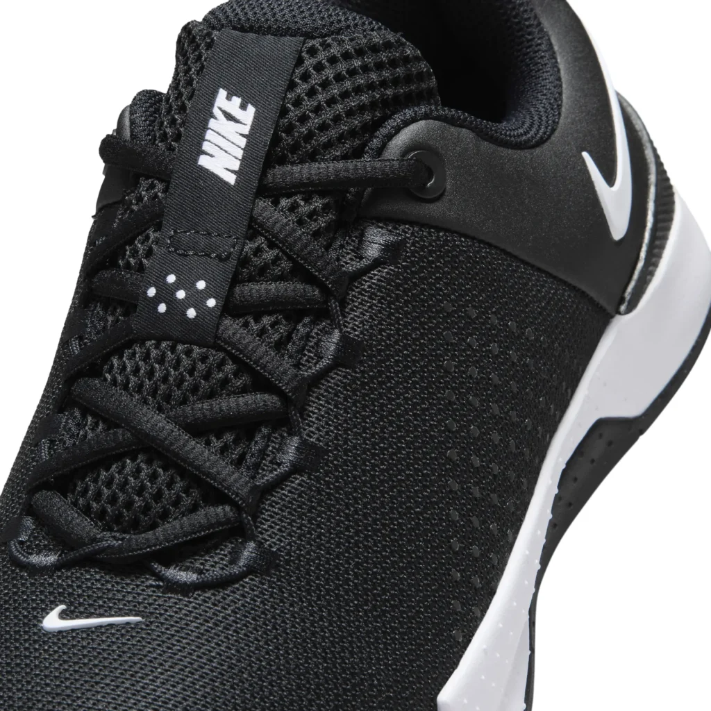 W Nike MC Trainer 4 IM3744-002 veelzijdige zwarte dames fitness en trainingsschoen