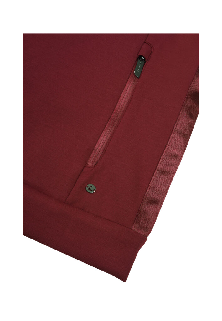 Luhta Erika 232327339L670 rood zacht damesvest met glanzende bies