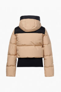 Goldbergh Village Ski Jacket GB002.15.263 Lark zandkleurige dames skijas met capuchon en merkembleem
