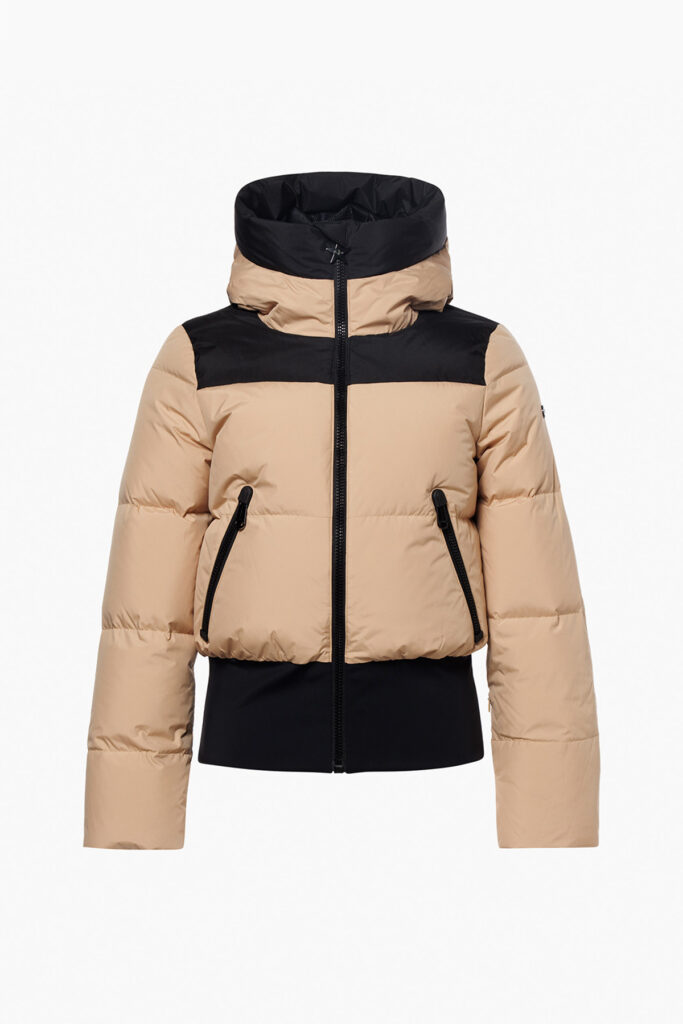 Goldbergh Village Ski Jacket GB002.15.263 Lark zandkleurige dames skijas met capuchon en merkembleem