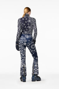 Goldbergh Bandana Ski-Pully GB323-20-264-0049 Bandana Paisley Blue blauwe dames ski pully met bandana print