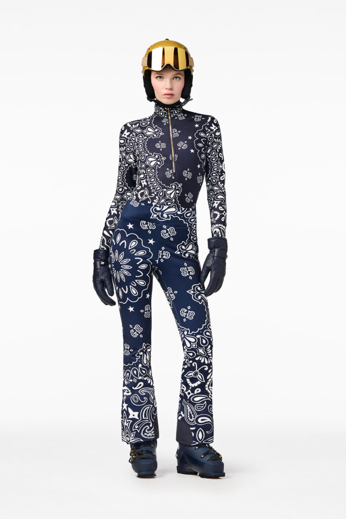 Goldbergh Bandana Ski-Pully GB323-20-264-0049 Bandana Paisley Blue blauwe dames ski pully met bandana print