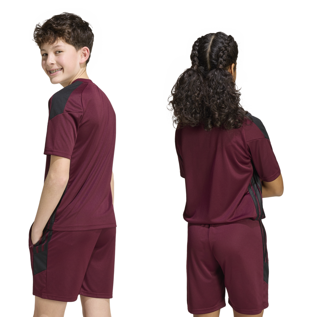 adidas Tiro Essential Jersey KS5881 donkerrood jongens voetbalshirt met zwarte accenten