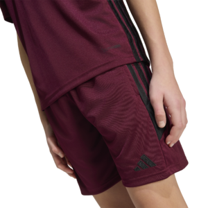 adidas Tiro Essential Shorts KS5951 donkerrode jongens voetbalbroek met zwarte strepen