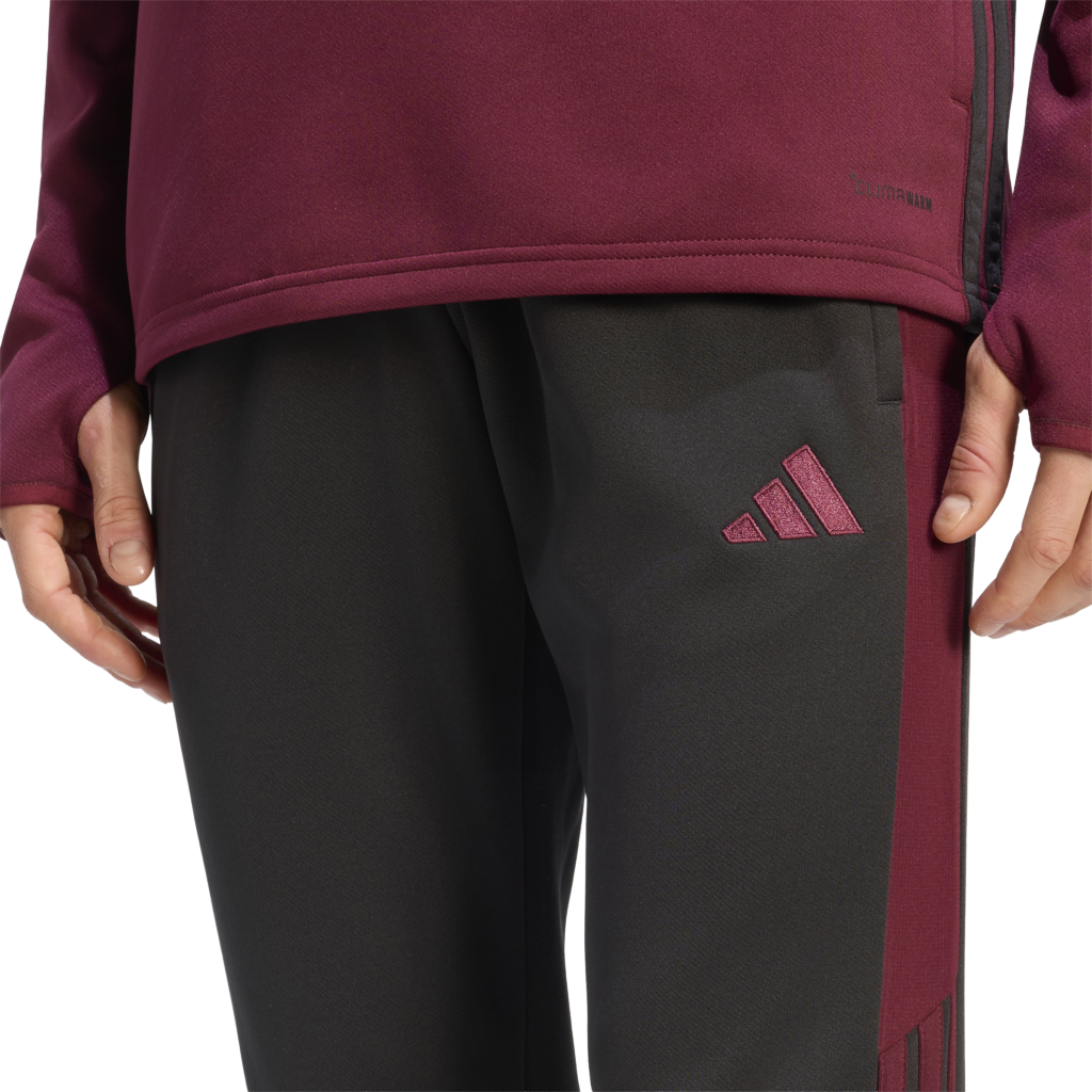 adidas Tiro Essential Winter Pants KS8373 zwarte heren trainingsbroek met bordeauxrode details en enkelritsen