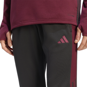 adidas Tiro Essential Winter Pants KS8373 zwarte heren trainingsbroek met bordeauxrode details en enkelritsen