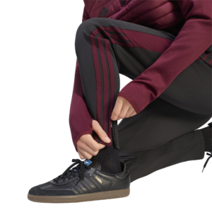 adidas Tiro Essential Winter Pants KS8373 zwarte heren trainingsbroek met bordeauxrode details en enkelritsen