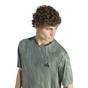 adidas Techess AOP T-Shirt KT3869 Soft Green heren sportshirt met all-over print