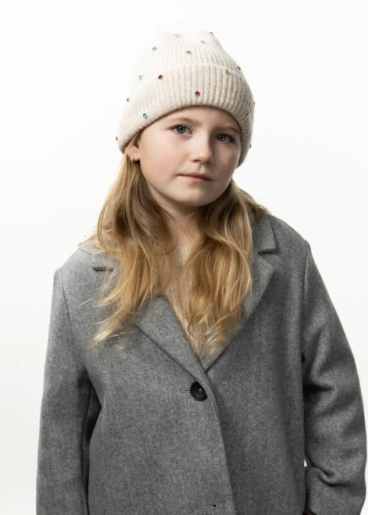 Barts Alenya Beanie Cream 7041-10 crèmekleurige gebreide wintermuts
