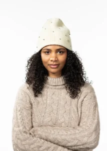 Barts Donellah Beanie Cream 6839-10 crèmekleurige gebreide wintermuts