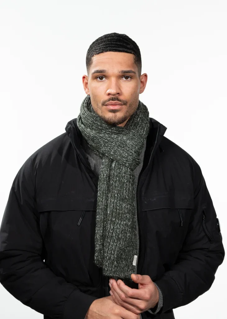 Barts 6195 13 Skaga Scarf legergroene gebreide wintersjaal Army