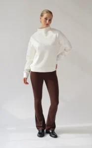 House of Gravity Classic Collar Sweater HG733-2604-2100 Off-White Marble dames sweater met hoge kraag