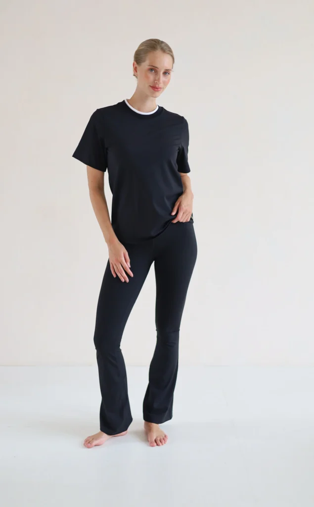 House of Gravity Contrast Active Tee HG-415-2604-1020 Black x White relaxt dames t-shirt met contrasterende accenten