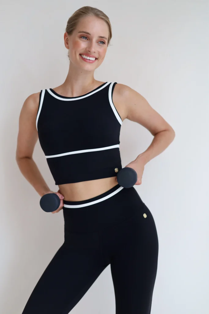 House of Gravity Divine Crop Top HG-111-2604-1020 Black x White luxe zwarte dames crop top