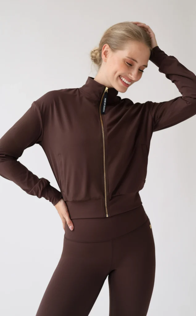House of Gravity Jacket Cacao Brown HG-201-2504-4201 soepel bruin dames sportvest