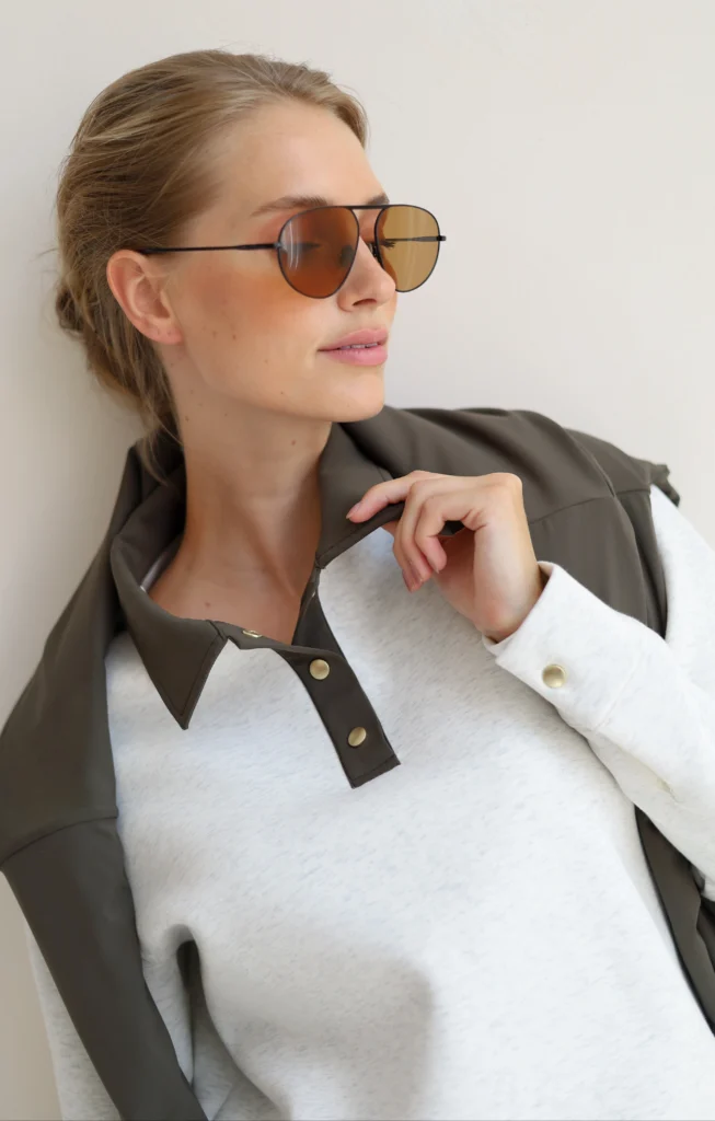 House of Gravity Button Polo Sweater HG-730-2604-1153 Stone Green beige dames polo sweater met groene accenten