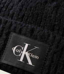 Calvin klein lv04f8104g ub1 brushed solid chunky beanie black grove gebreide muts zwart