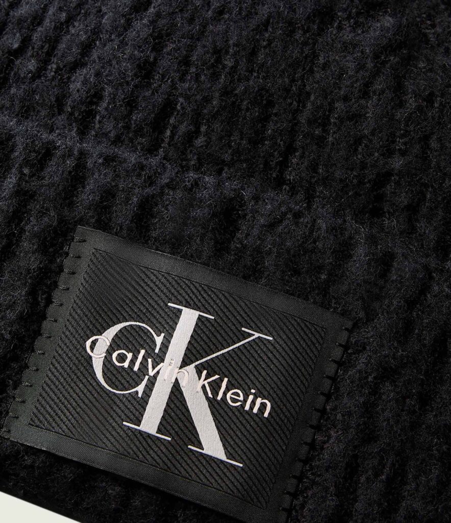 Calvin klein lv04f8104g ub1 brushed solid chunky beanie black grove gebreide muts zwart