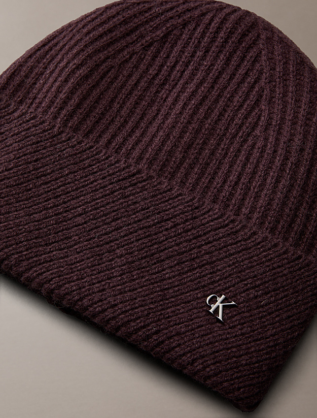 Calvin klein lv04f8118gbap metal wool slanted beanie fudge bruin muts wol metallic logo