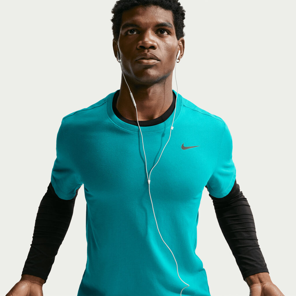 Nike dri fit mens fitness t shirt ar6029 300 heren sportshirt groen