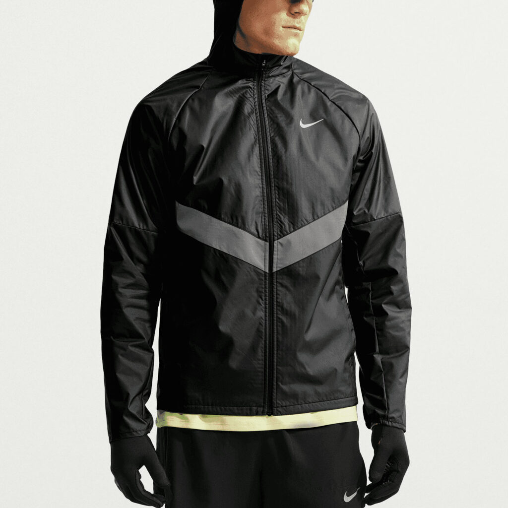 Nike Miler Repel Therma-FIT IO1240-010 zwart heren hardloopjack met capuchon